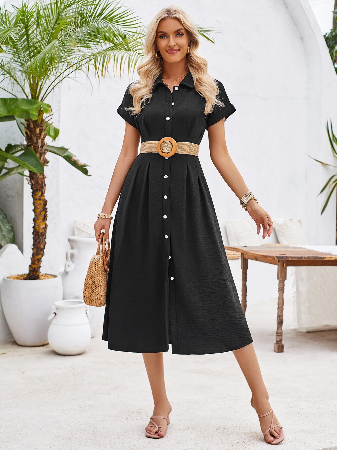 Beautifully Finished Dress in a Timeless Design