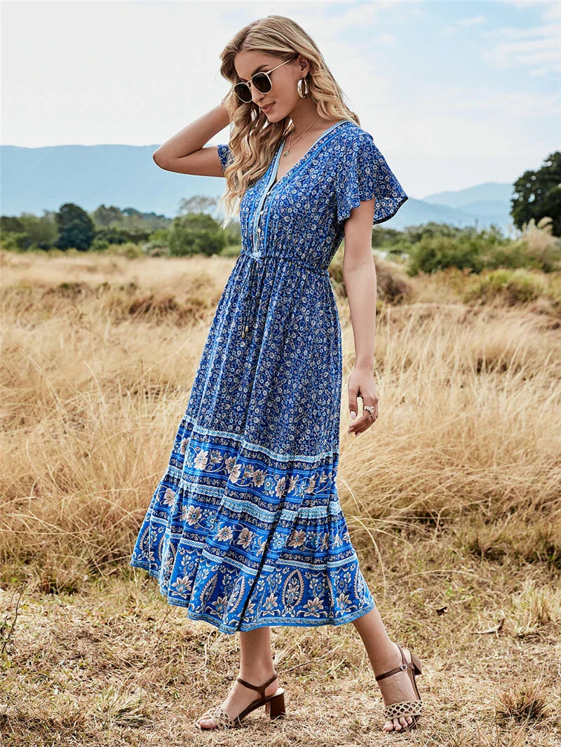 Beautifully Finished Dress in a Timeless Design