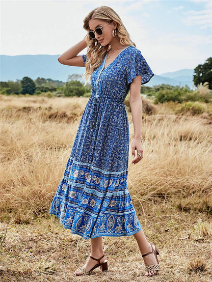 Beautifully Finished Dress in a Timeless Design