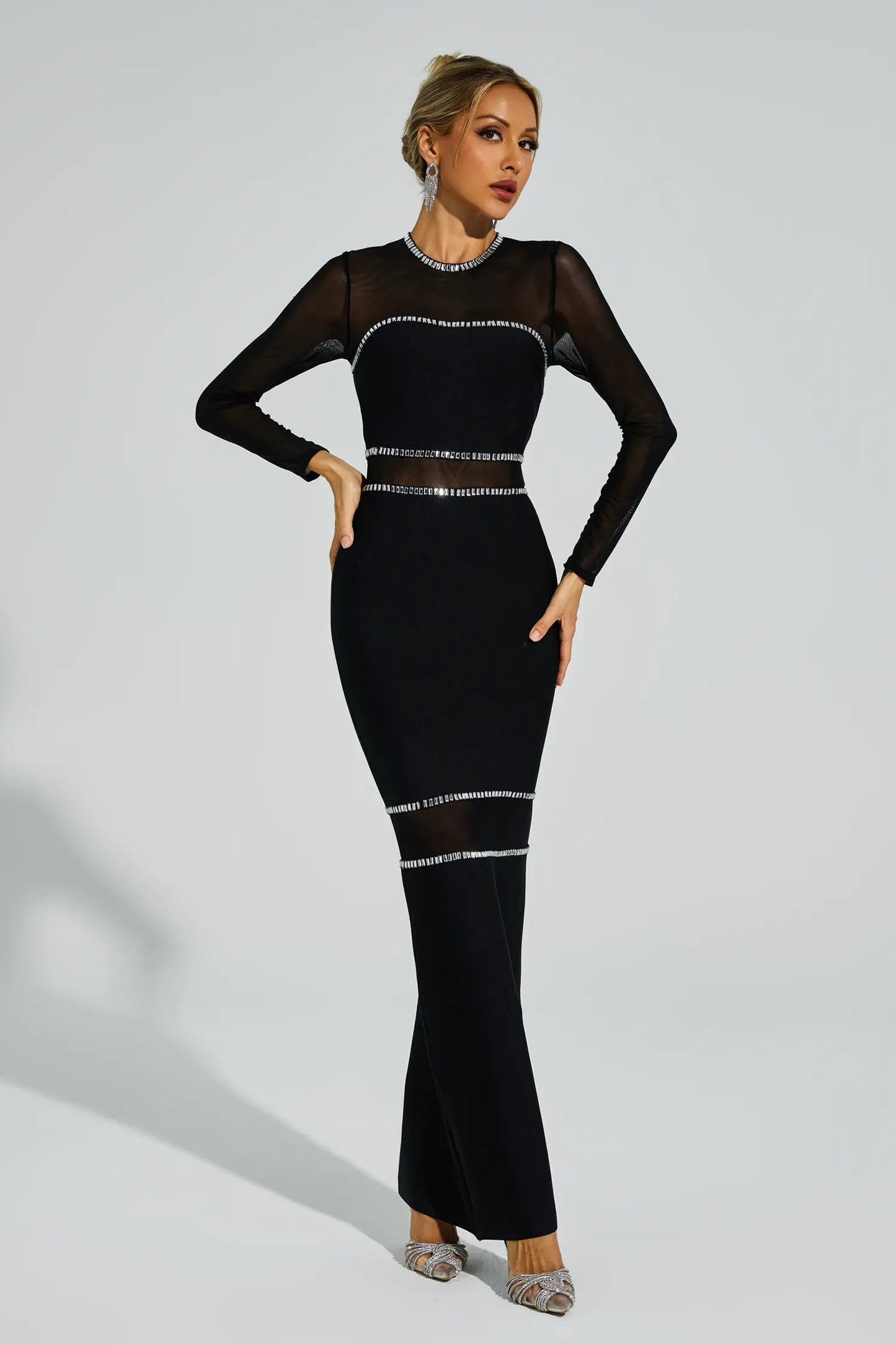 Well Tailored Dress with a Graceful Silhouette