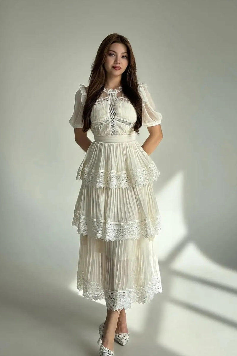 Effortlessly Elegant Dress with a Timeless Design