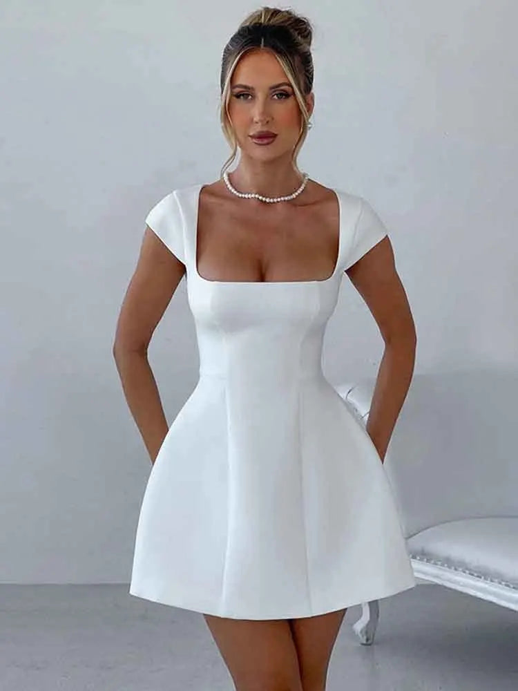 Well Tailored Dress with a Graceful Silhouette