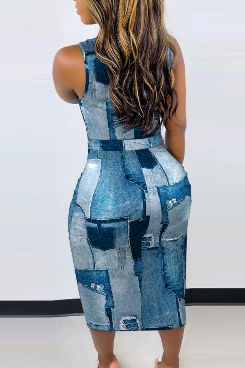 Classic Vintage Dress with a Flattering Fit