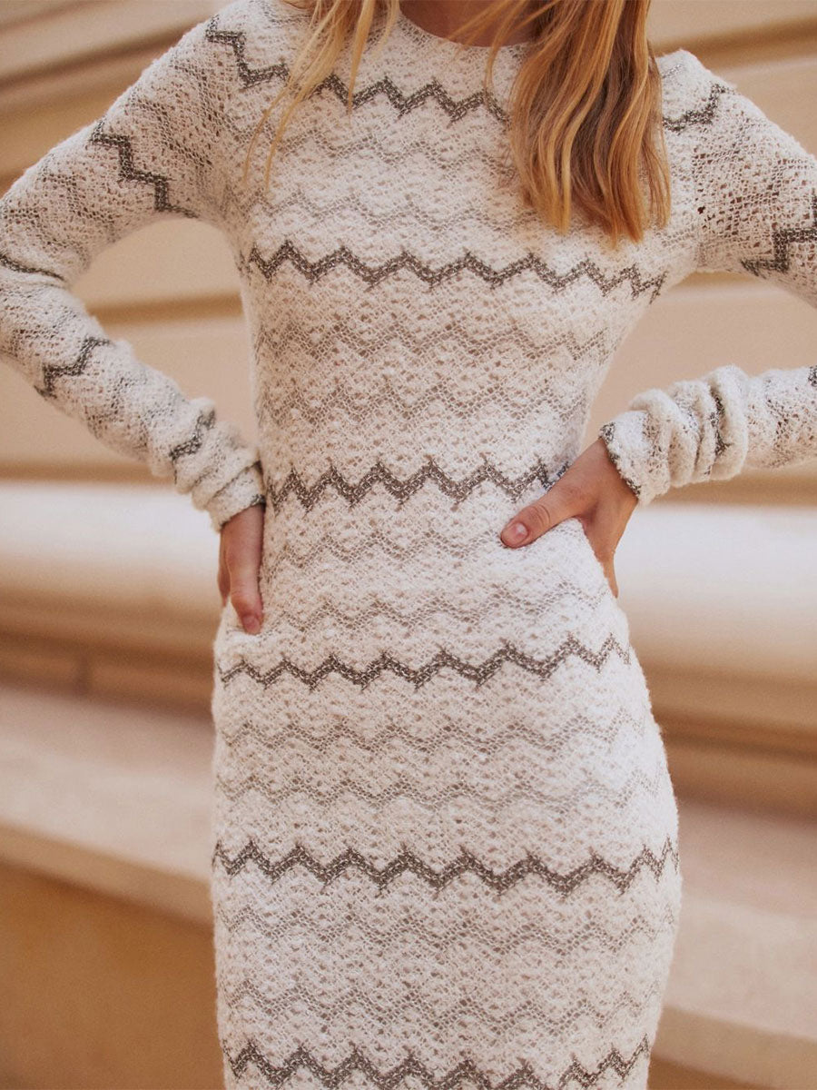 Effortlessly Elegant Dress with a Timeless Design