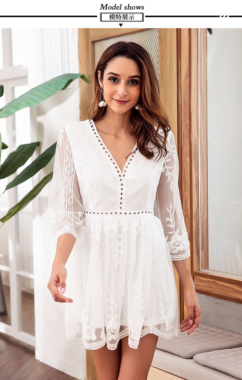 Well Tailored Dress with a Graceful Silhouette
