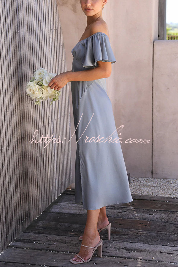 Sophisticated Dress with a Clean Classic Look