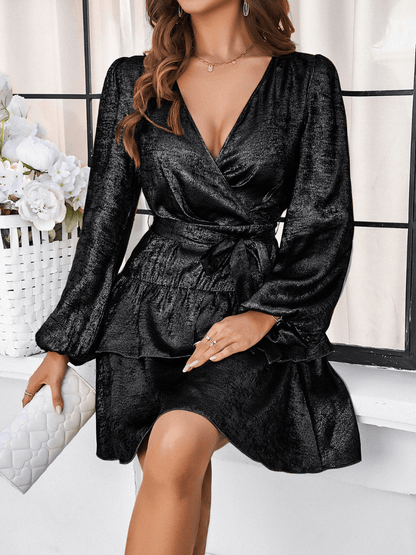 Effortlessly Elegant Dress with a Timeless Design