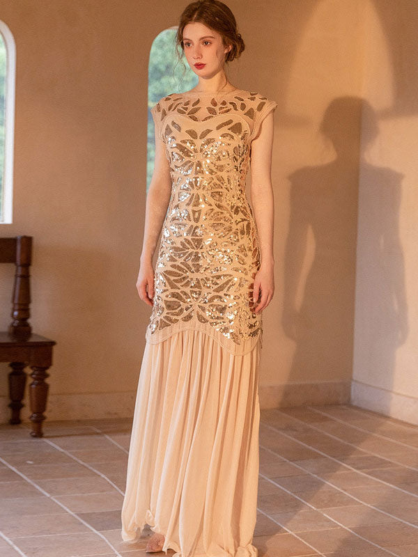 Well Tailored Dress with a Graceful Silhouette