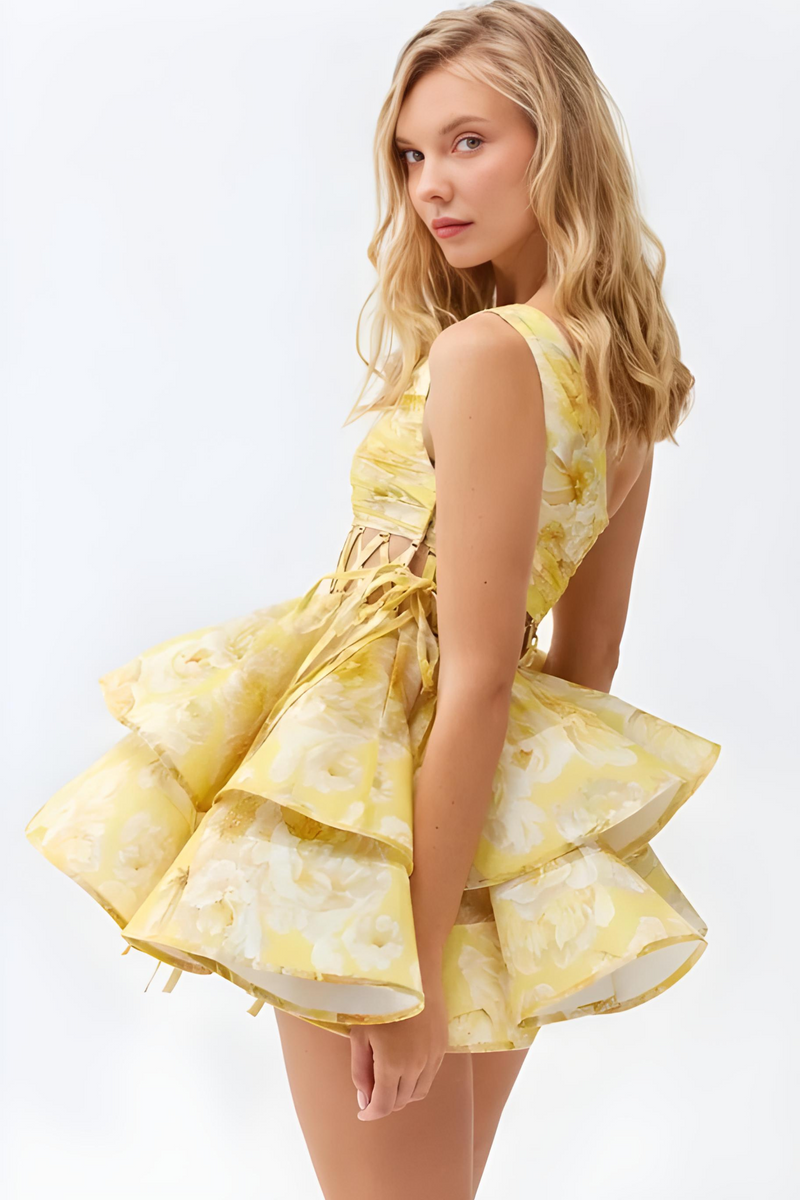 Beautifully Finished Dress in a Timeless Design