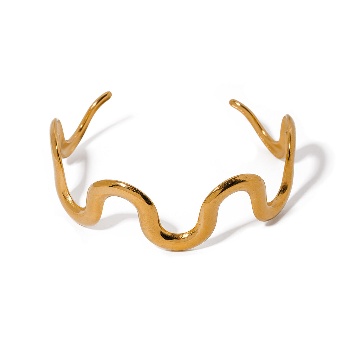 Charming Gold Bracelet for Any Occasion