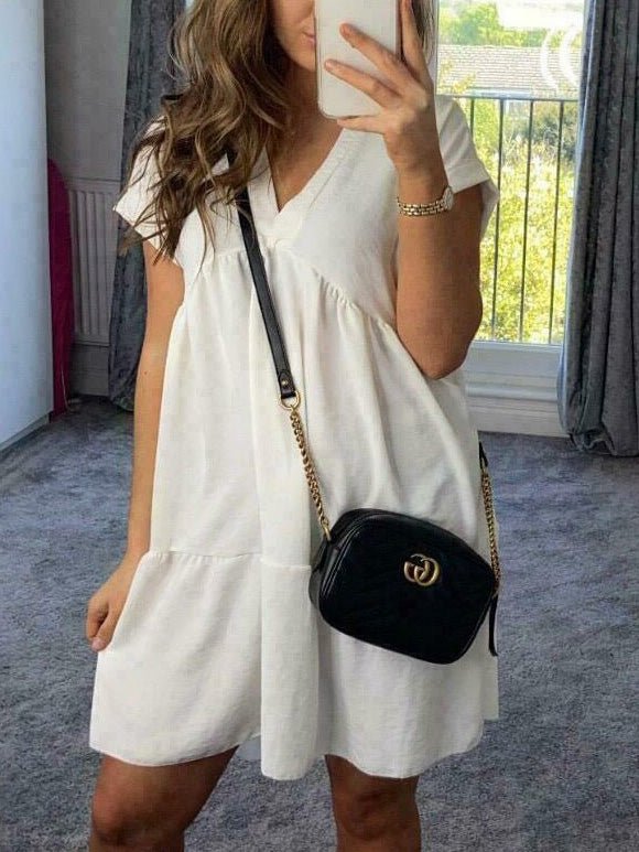 Effortlessly Elegant Dress with a Timeless Design