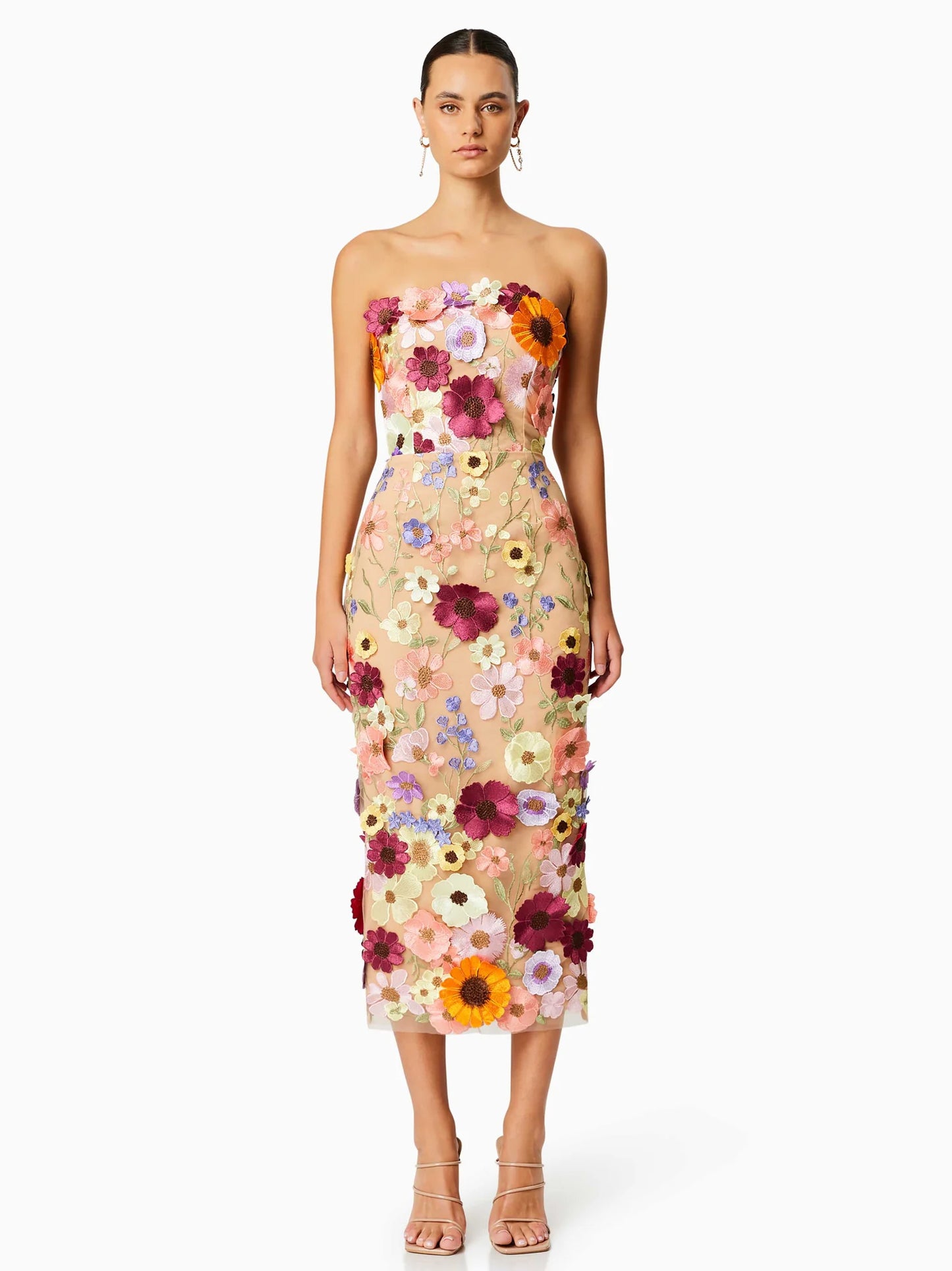 Well Tailored Dress with a Graceful Silhouette