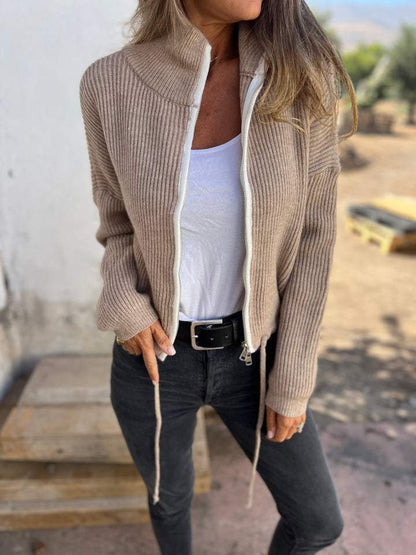 Effortlessly Elegant Cardigan with a Timeless Design