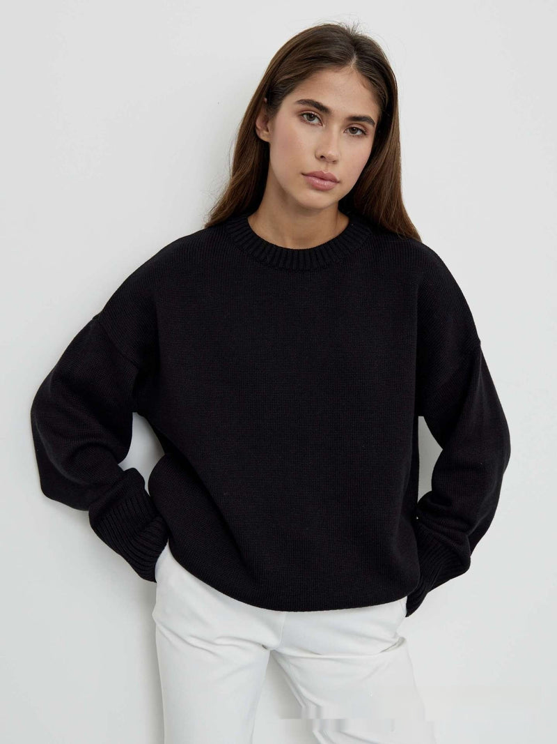 Effortlessly Elegant Sweater with a Timeless Design