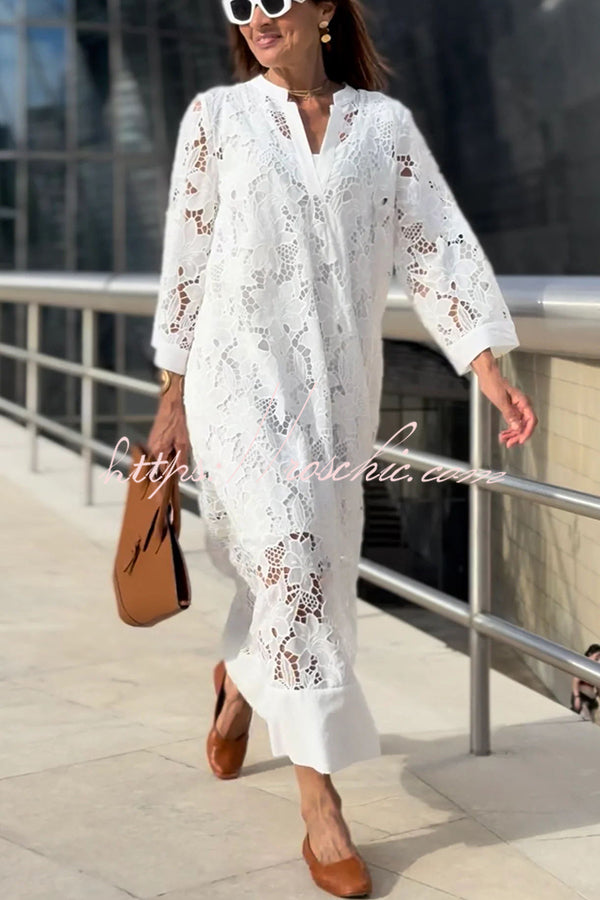 Beautifully Finished Dress in a Timeless Design