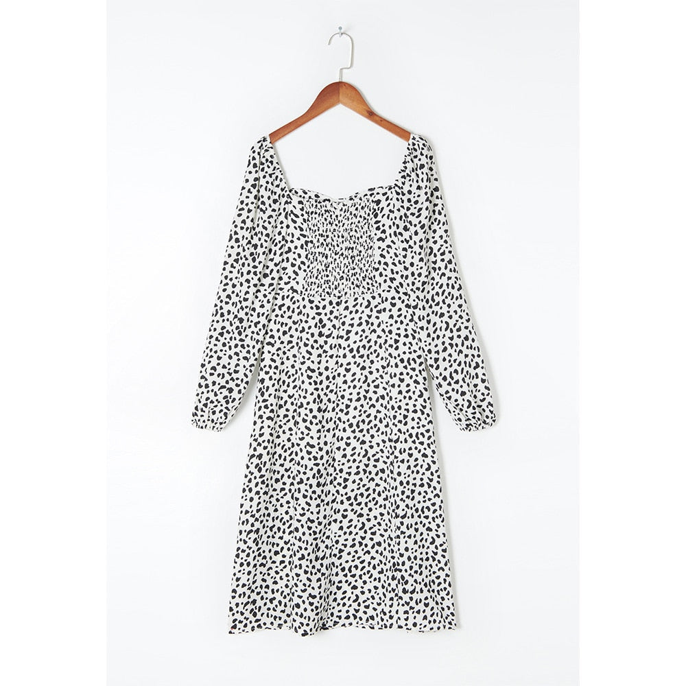 Effortlessly Elegant Dress with a Timeless Design