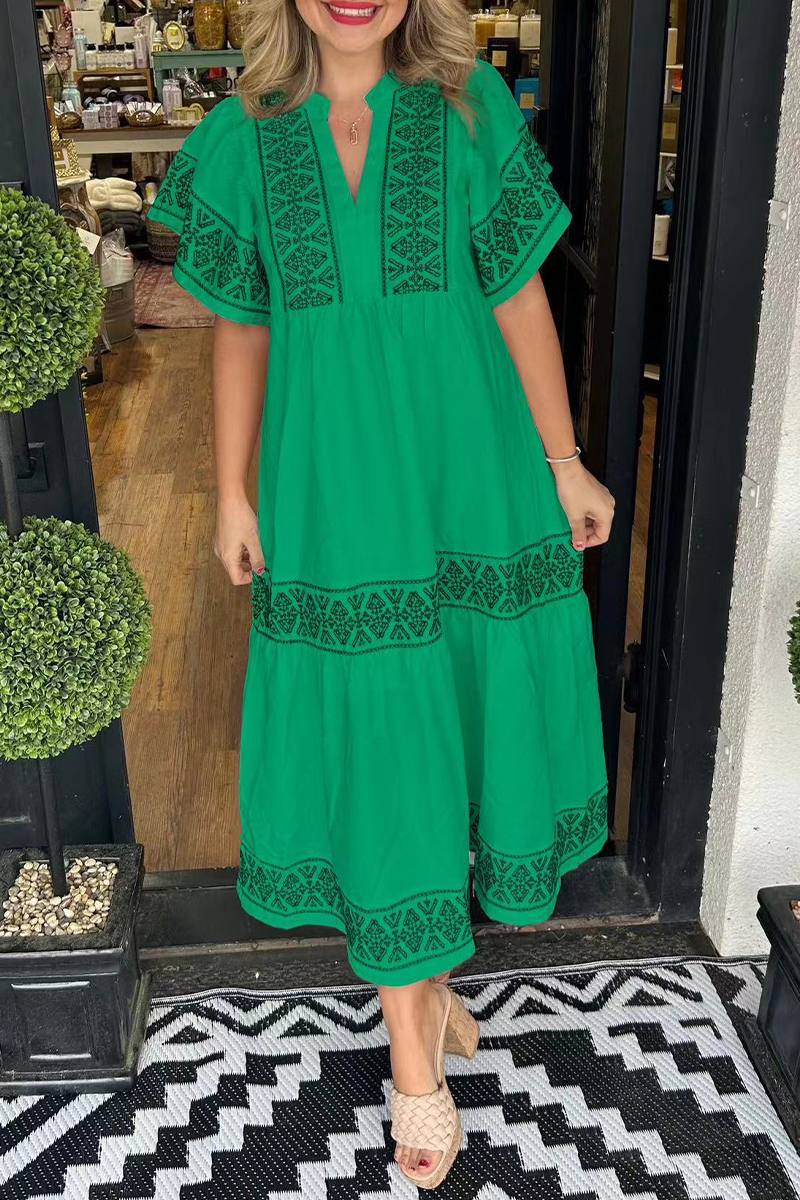 Beautifully Finished Dress in a Timeless Design