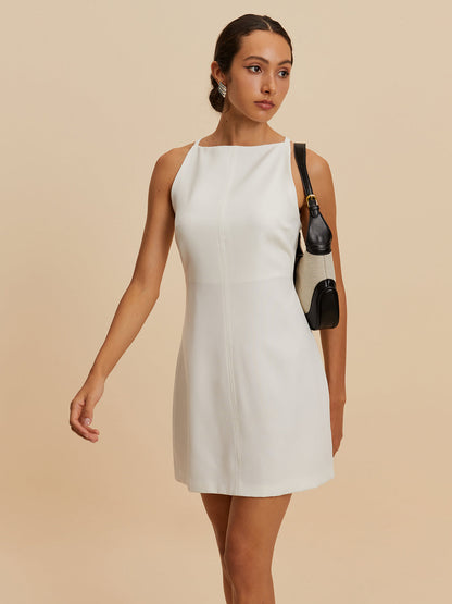 Effortlessly Elegant Dress with a Timeless Design