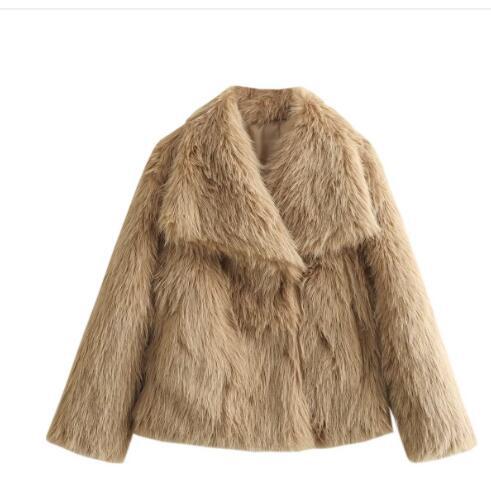 Sophisticated Coat with a Clean Classic Look