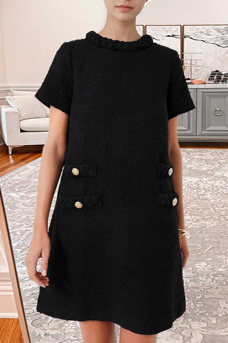 Beautifully Finished Dress in a Timeless Design