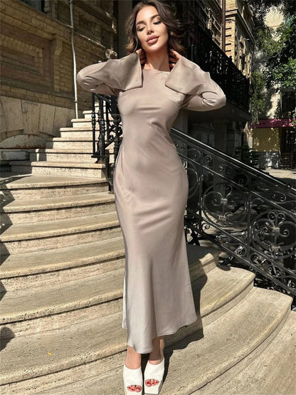 Well Tailored Dress with a Graceful Silhouette