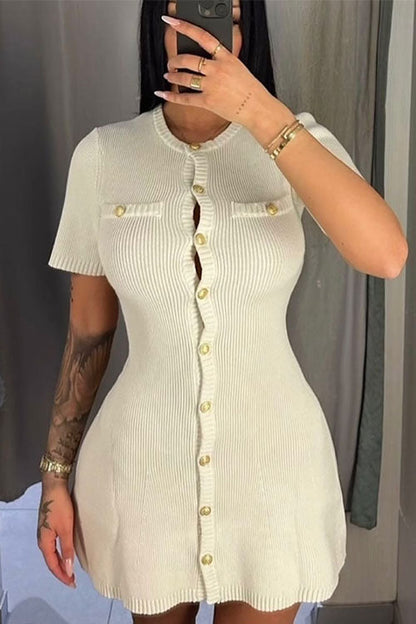 Beautifully Finished Dress in a Timeless Design