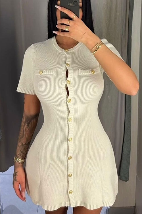 Beautifully Finished Dress in a Timeless Design