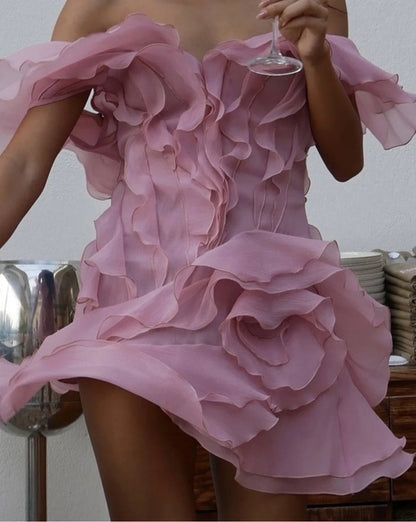 Gracefully Styled Dress for Any Occasion