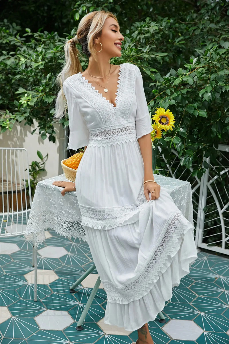 Effortlessly Elegant Dress with a Timeless Design