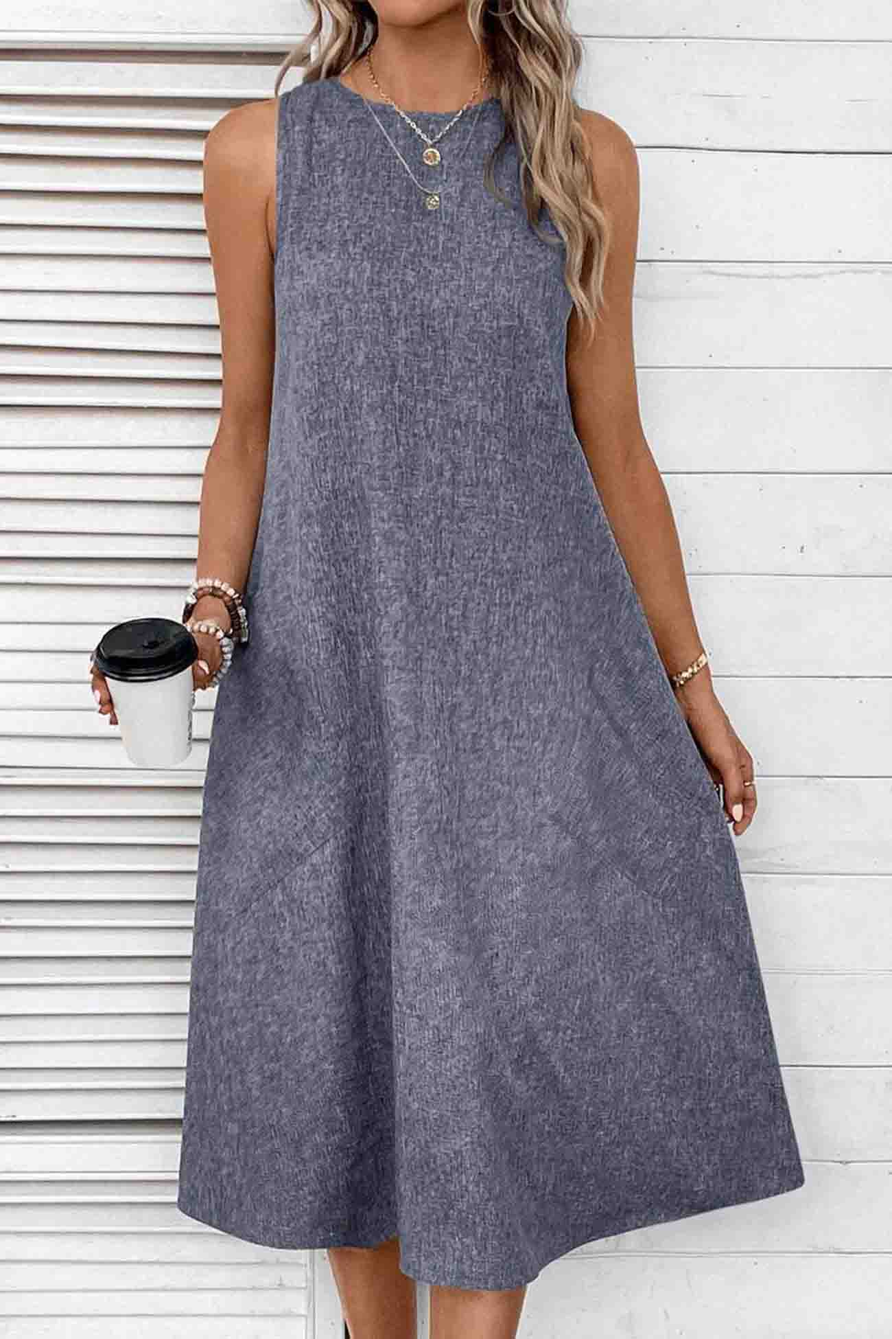 Well Tailored Dress with a Graceful Silhouette