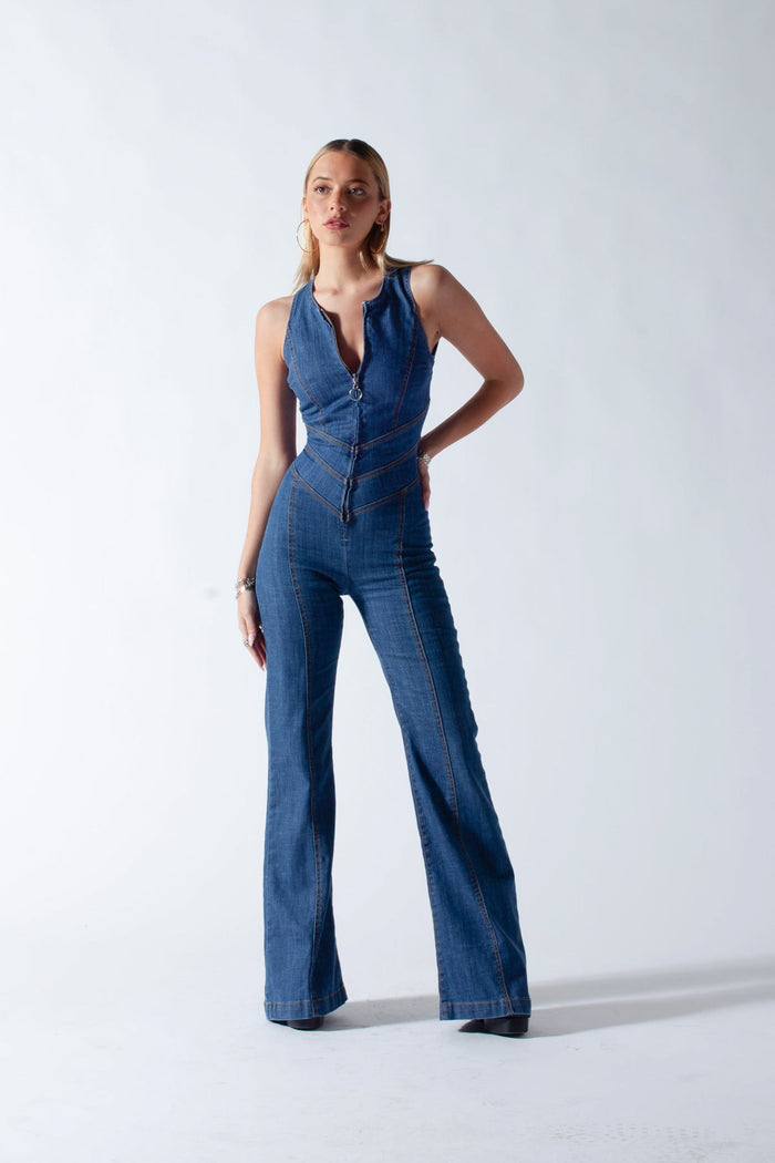 Well Tailored Garment with a Graceful Silhouette