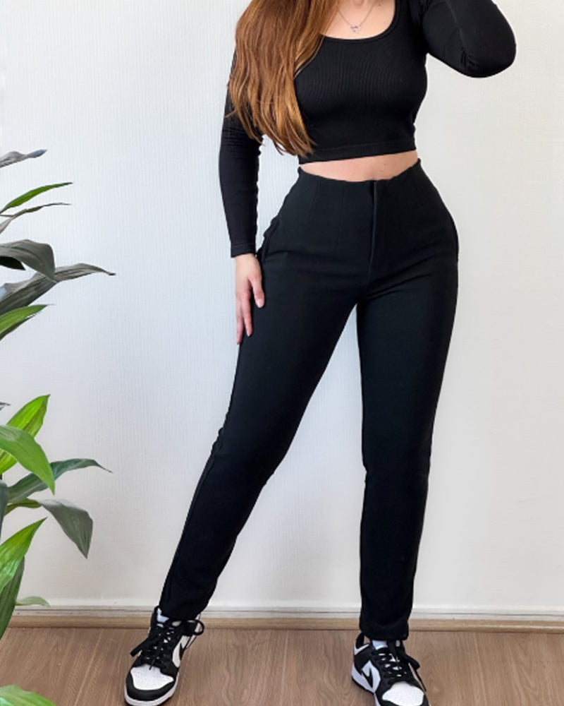 Elegantly Styled Pants for Everyday Wear