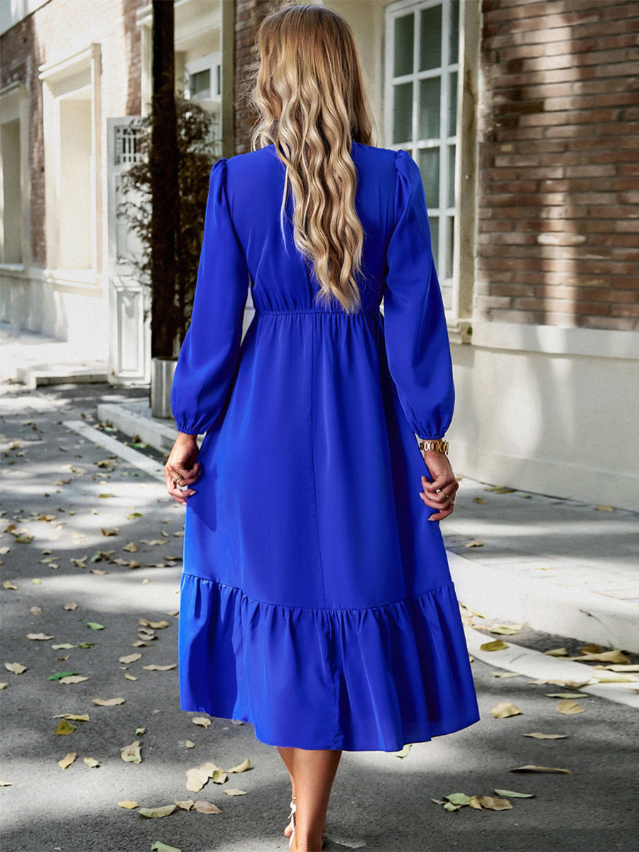 Beautifully Finished Dress in a Timeless Design