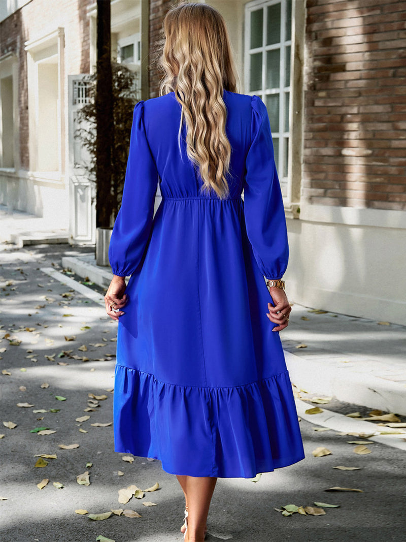 Beautifully Finished Dress in a Timeless Design