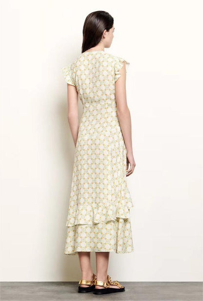 Sophisticated Dress with a Clean Classic Look