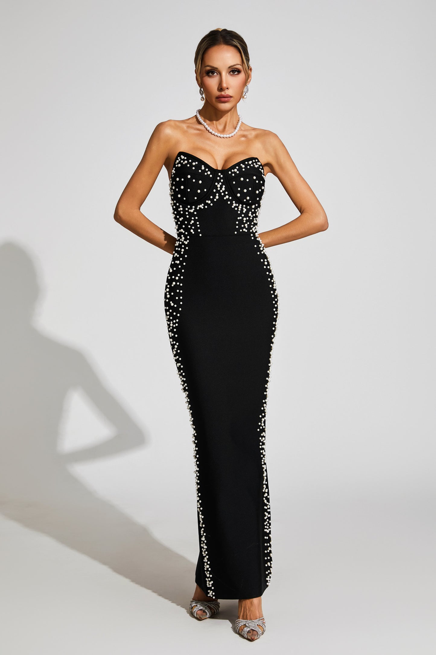 Effortlessly Elegant Dress with a Timeless Design