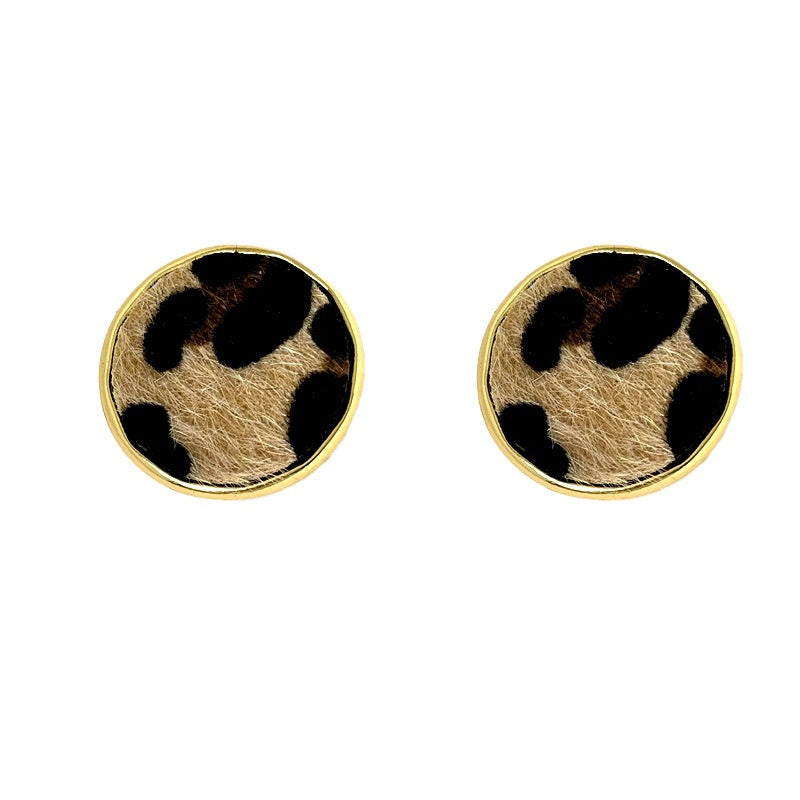 Classic Earring with Timeless Appeal