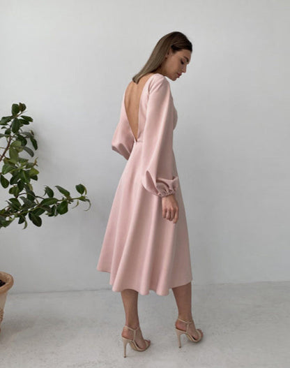 Classic Vintage Dress with a Flattering Fit