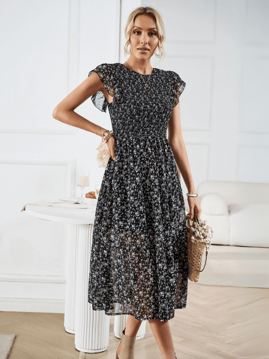 Effortlessly Elegant Dress with a Timeless Design