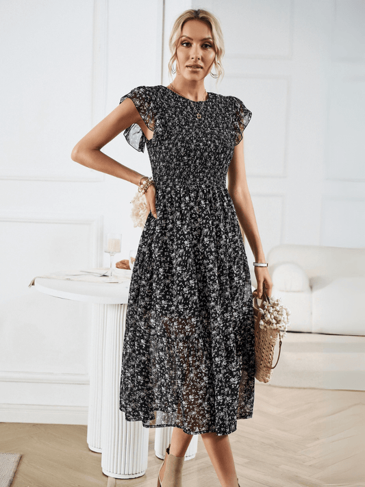 Effortlessly Elegant Dress with a Timeless Design