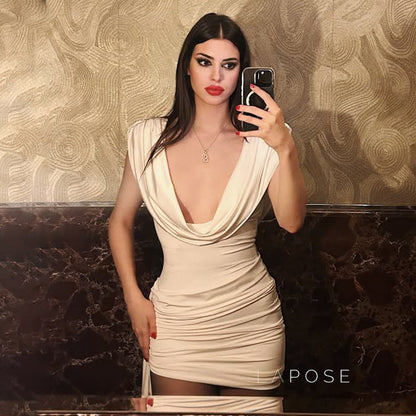 Well Tailored Dress with a Graceful Silhouette
