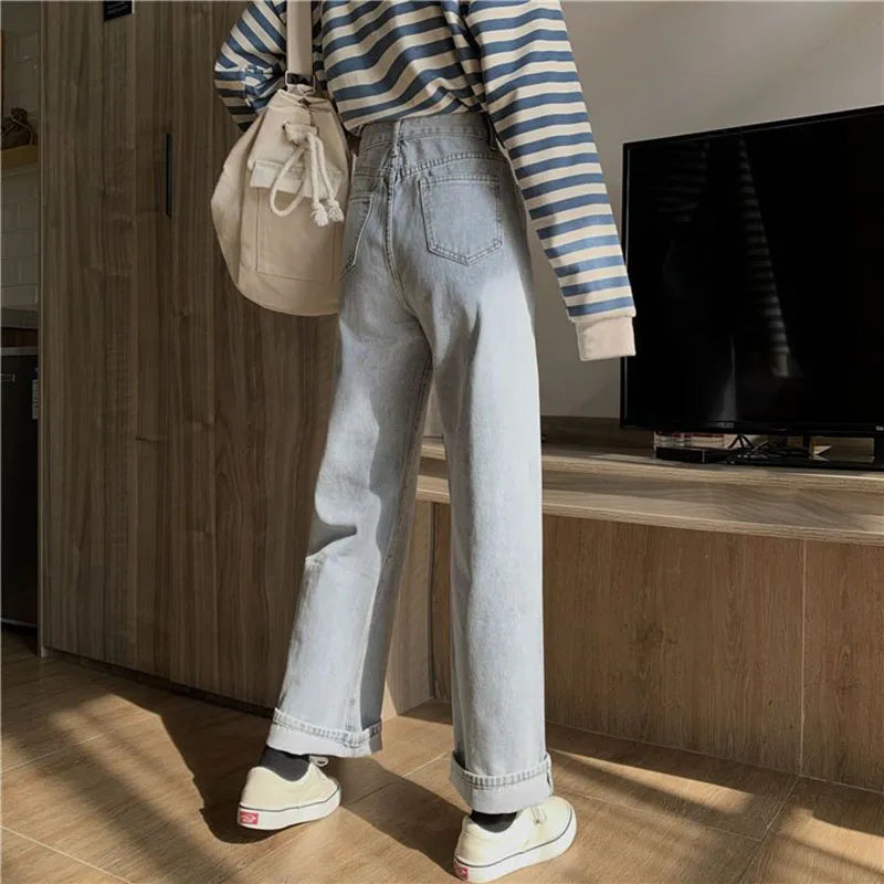 Classic Vintage Pants with a Flattering Fit