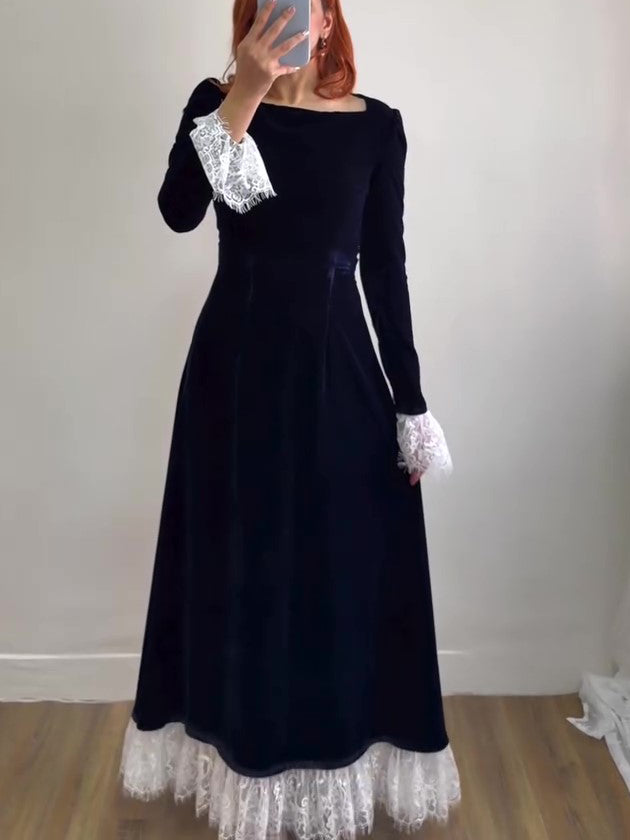 Classic Vintage Dress with a Flattering Fit