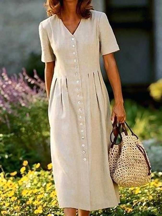 Beautifully Finished Dress in a Timeless Design