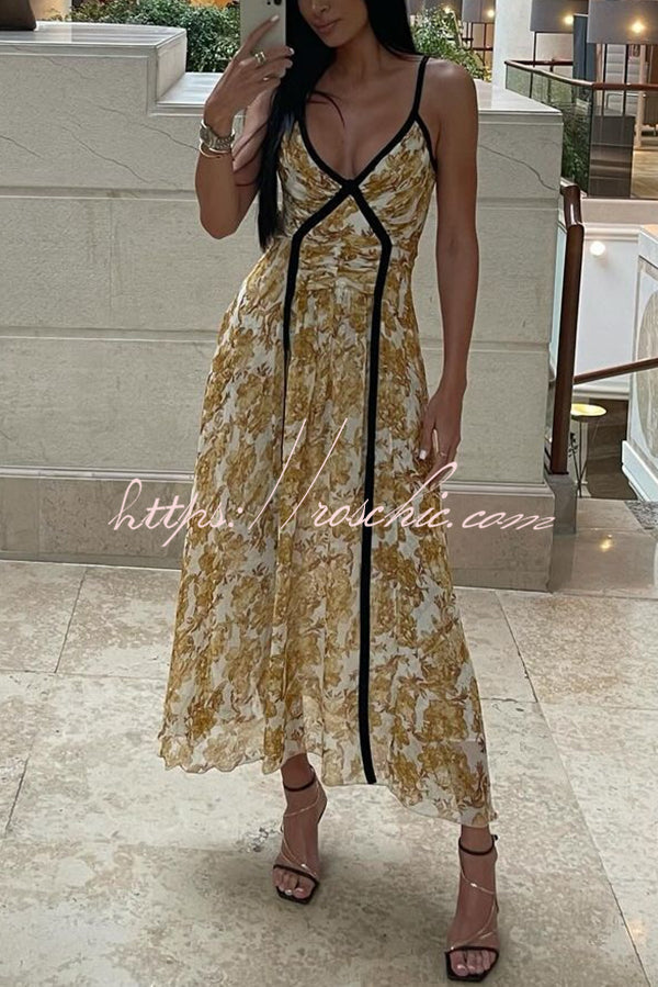 Classic Vintage Dress with a Flattering Fit