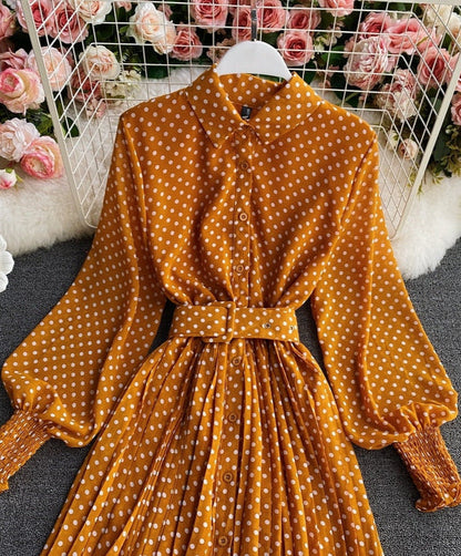 Well Tailored Dress with a Graceful Silhouette