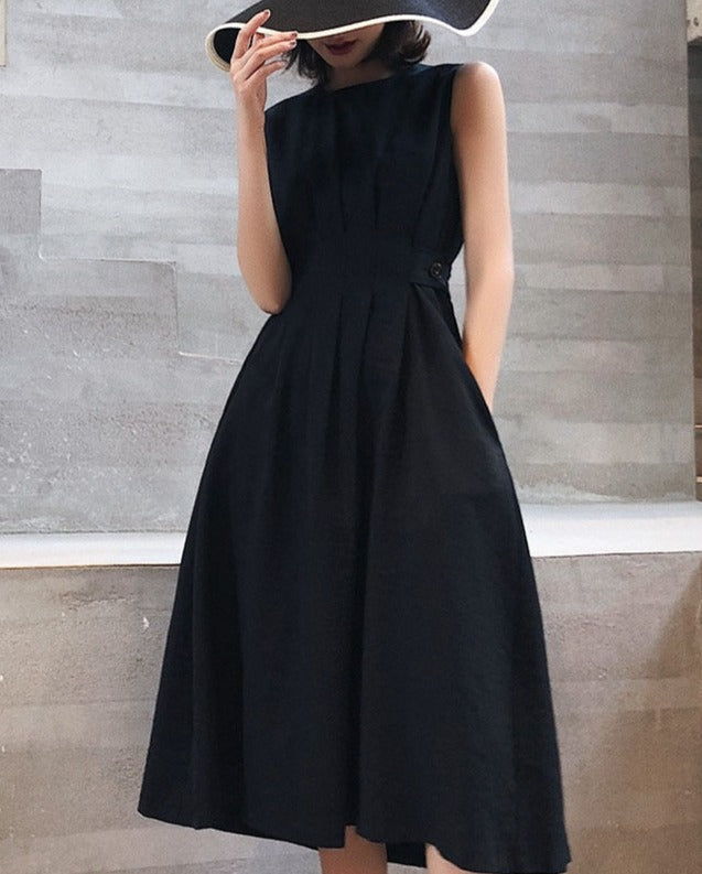 Classic Vintage & Enduringly Stylish Dress