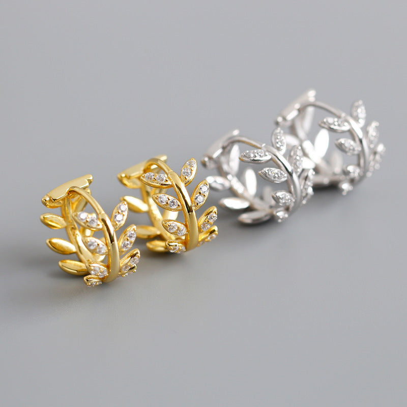 Stunning Gold Earring for Daily Wear