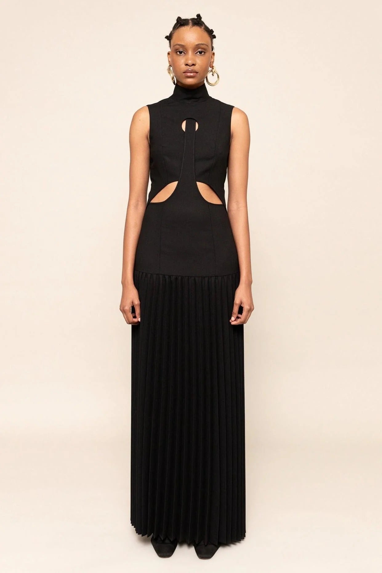 Gracefully Styled Dress for Any Occasion