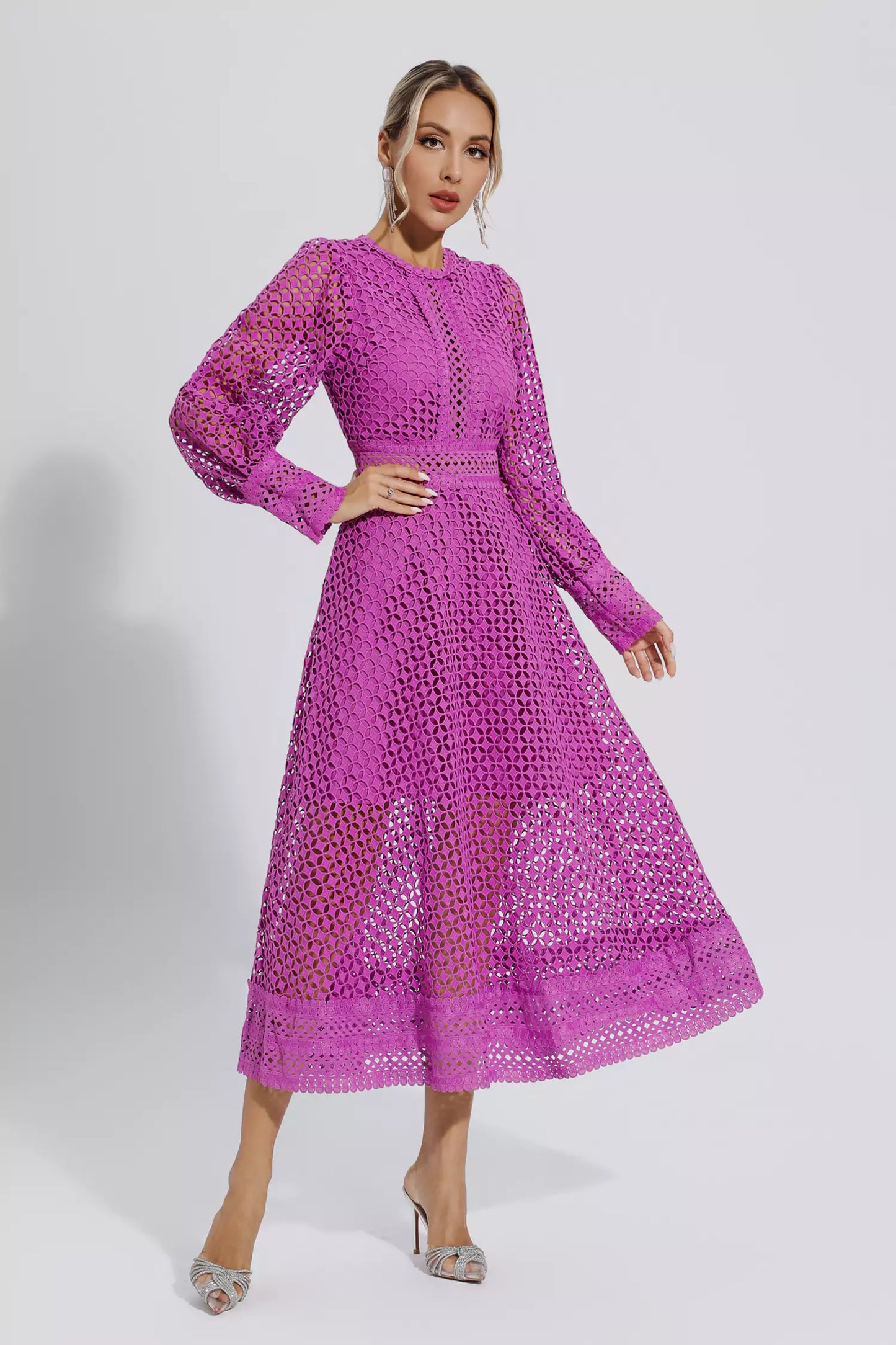 Effortlessly Elegant Dress with a Timeless Design